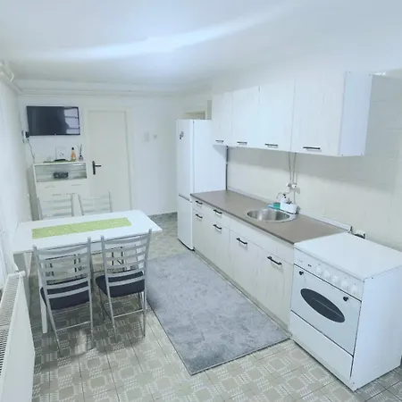 Prenociste Kucerak Pensión